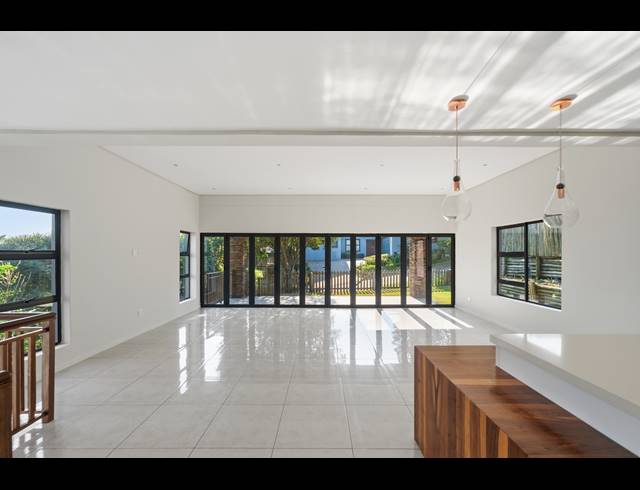 4 BEDROOM HOUSE FOR SALE IN PALM LAKES ESTATE